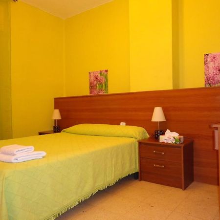 Hotel Pension Mode Lleida Bilik gambar