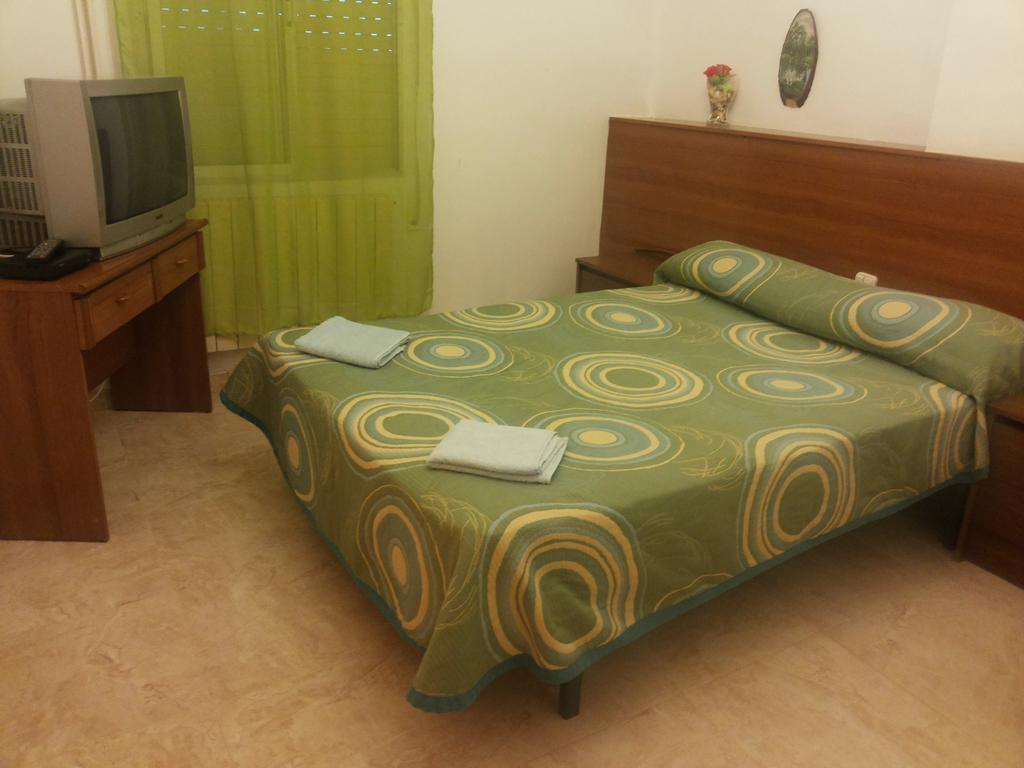 Hotel Pension Mode Lleida Luaran gambar