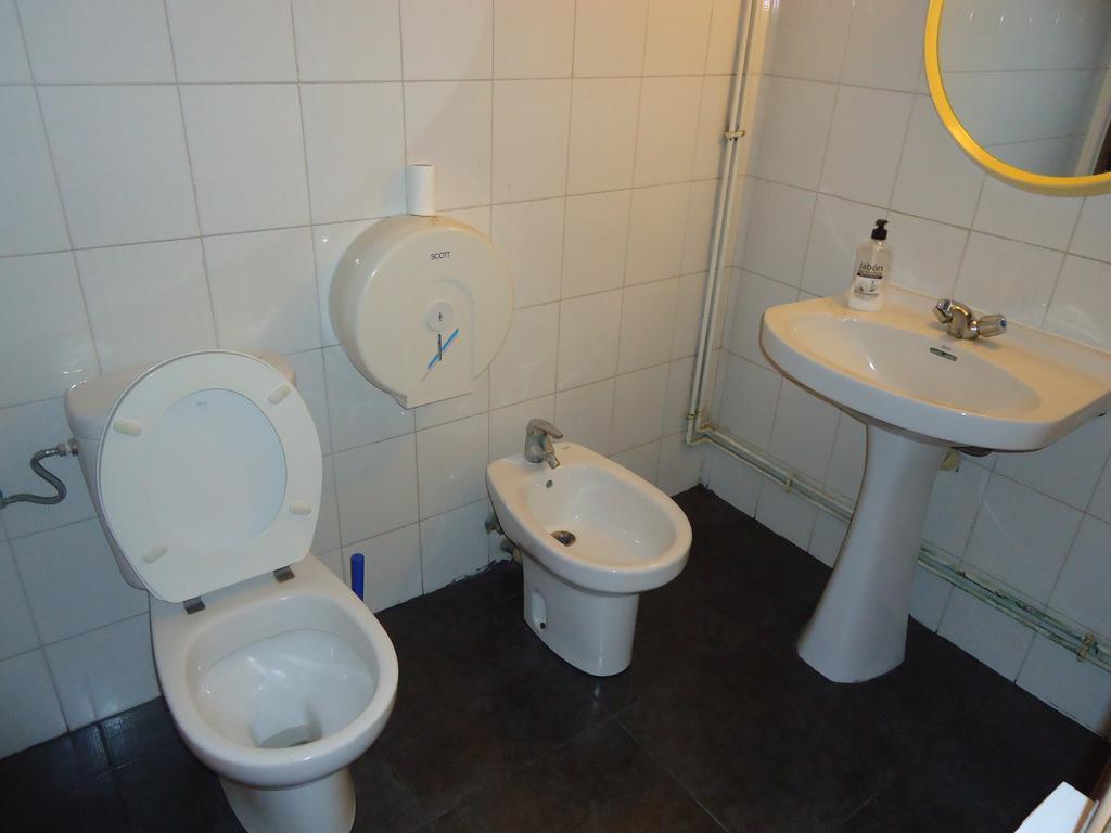 Hotel Pension Mode Lleida Luaran gambar